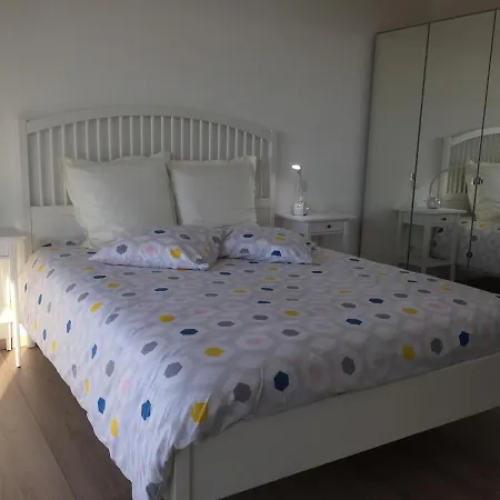 Spacious Luxury 2br Flat With Parking & Netflix - Gare Apartman